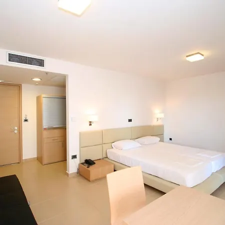 Summertime Boutique & Hotell 3*