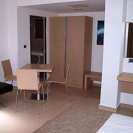 فندق Summertime Boutique & 3*