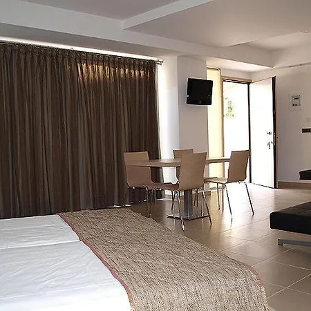 Summertime Boutique & Hotell 3*